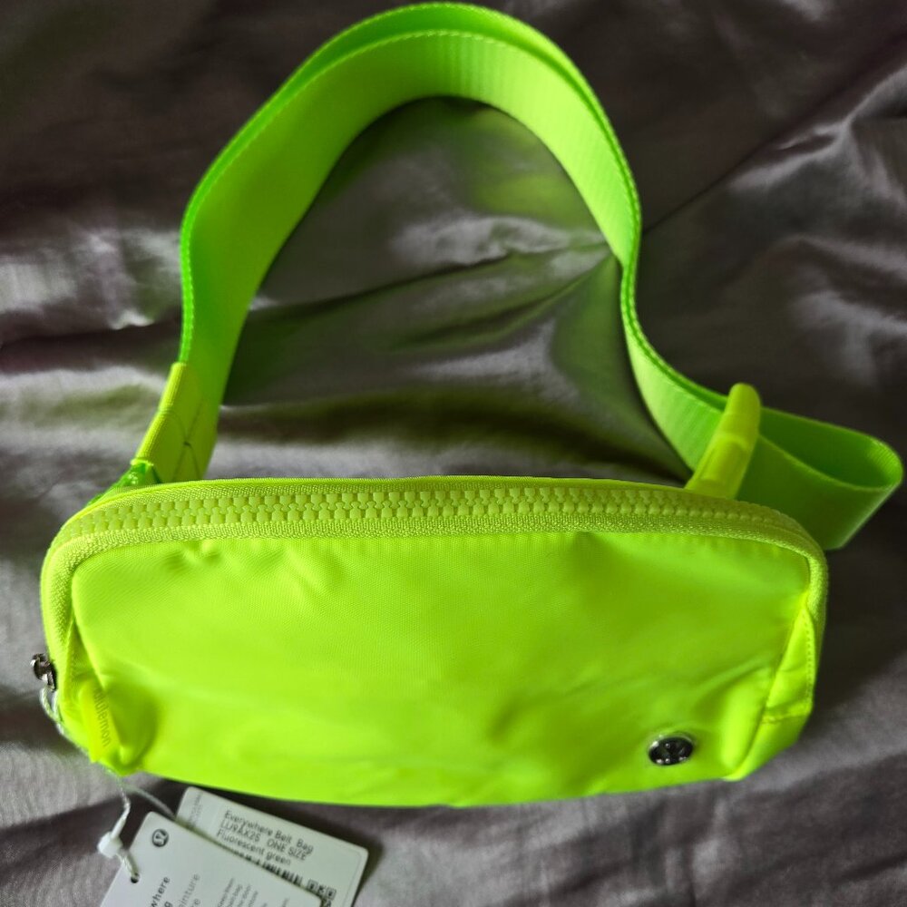 Brand New LULULEMON Fluorescent Green Everywhere Crossbody / Belt Bag with tags